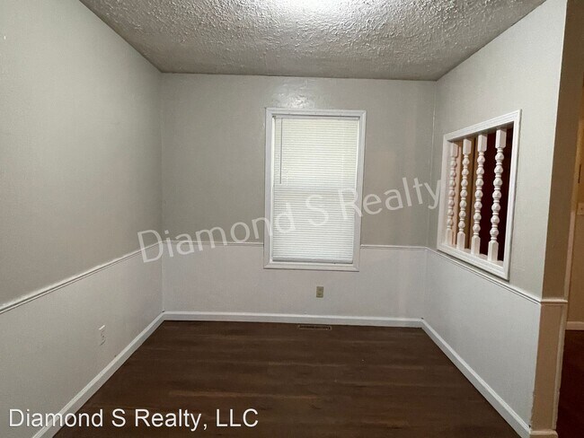 Building Photo - 3 br, 1 bath House - 3057 West Harrison St...