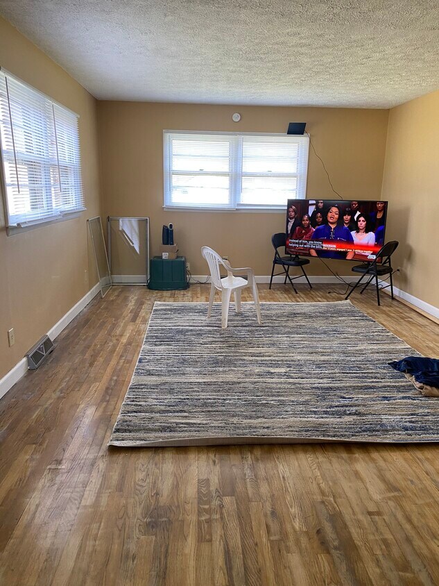 Foto principal - 122 Green Hill Park Dr