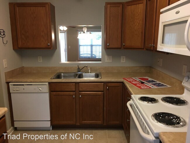 Foto del edificio - 2 br, 2.5 bath House - 448 Dunwood Dr.