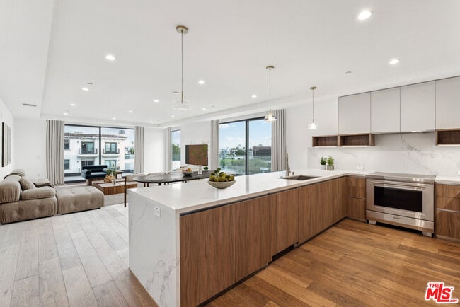 Foto del edificio - 725 Croft Ave