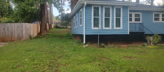 Foto del edificio - 1368 Diamond Ave SE