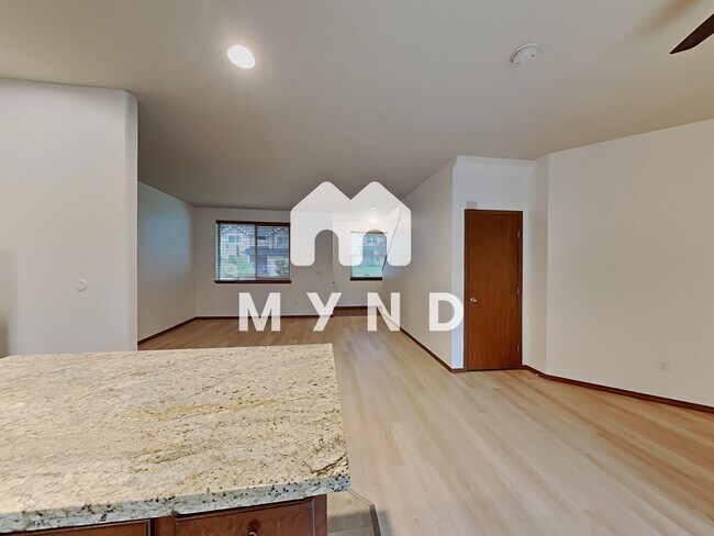 Foto del edificio - 1720 203rd St Ct E