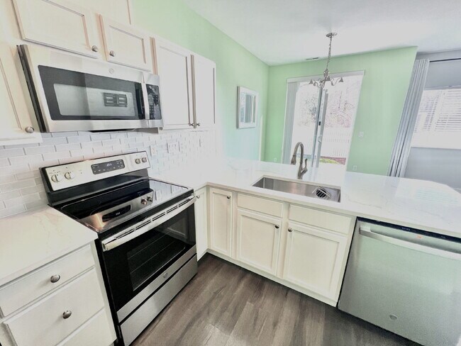 Foto del edificio - Move-In Ready Puyallup Townhome – Central Location, Easy Commute