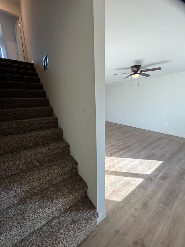 Foto del edificio - Newly Constructed Duplex