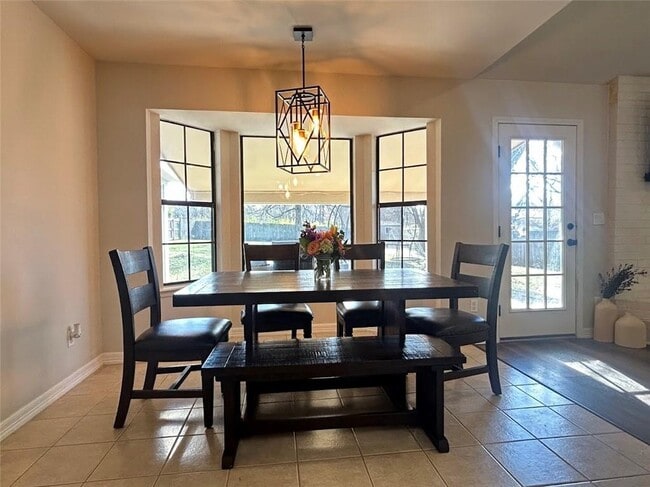 Building Photo - 1381 E Amber Dr