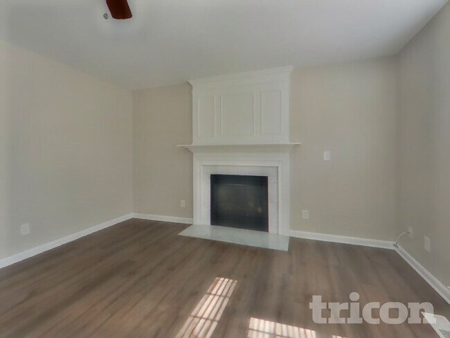 Foto del edificio - 4655 Queens Grove St