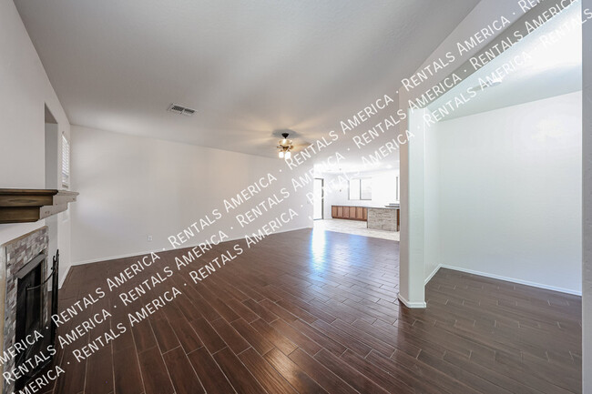 Foto del edificio - 29537 N Smokey Ln