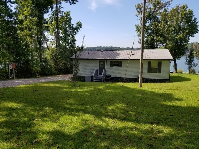 Building Photo - 134 Robbins Rd