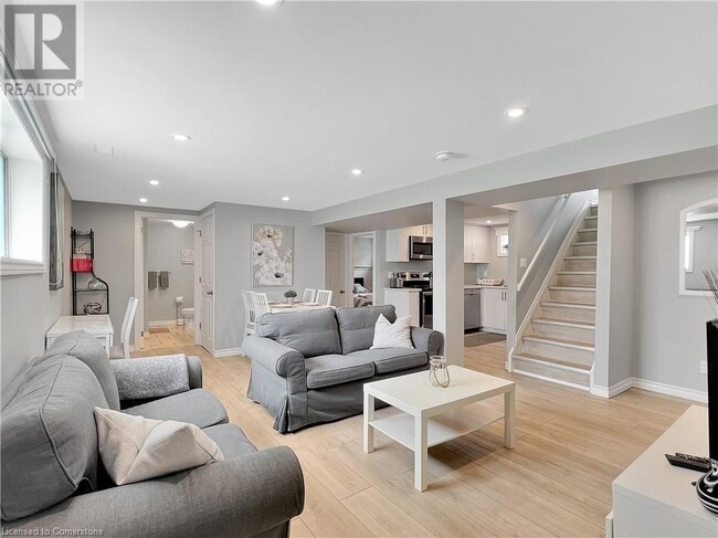 Building Photo - 267 Kingswood Dr