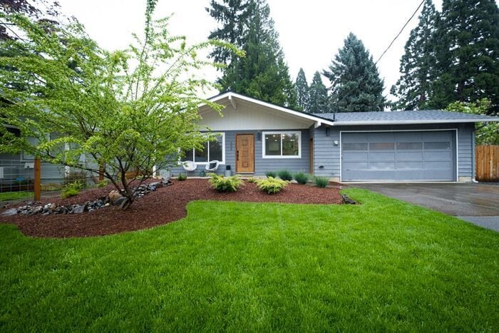 Primary Photo - Great Location near George Fox University ...