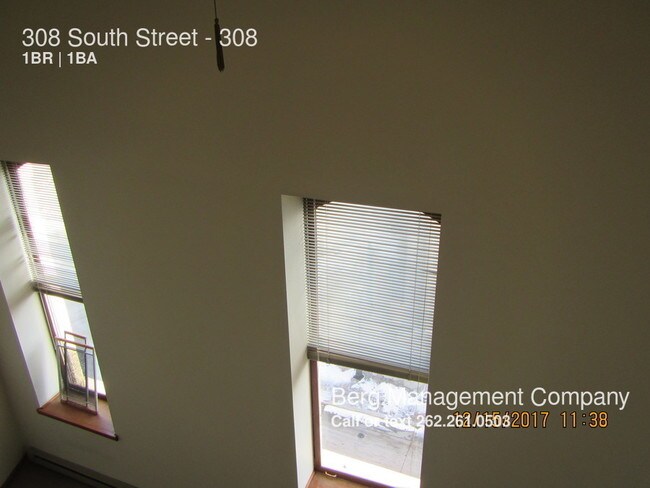 Building Photo - 308 South St