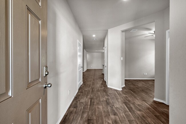 Building Photo - 11331 Dawn Beach Ln