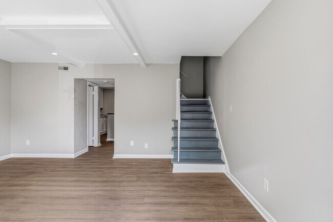 Foto del edificio - Updated 2-bedroom, 2.5-bath property Greensboro!