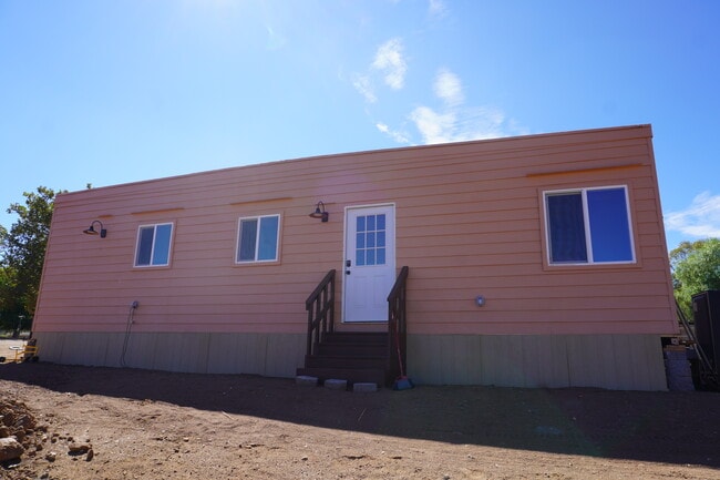 Building Photo - 33855 Rozich Rd