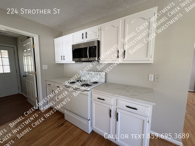 Building Photo - 224 Strother St