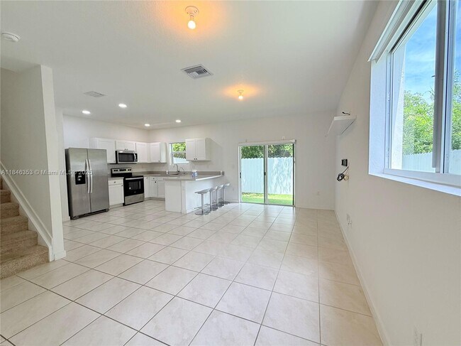 Foto del edificio - 1743 SE 9th Terrace