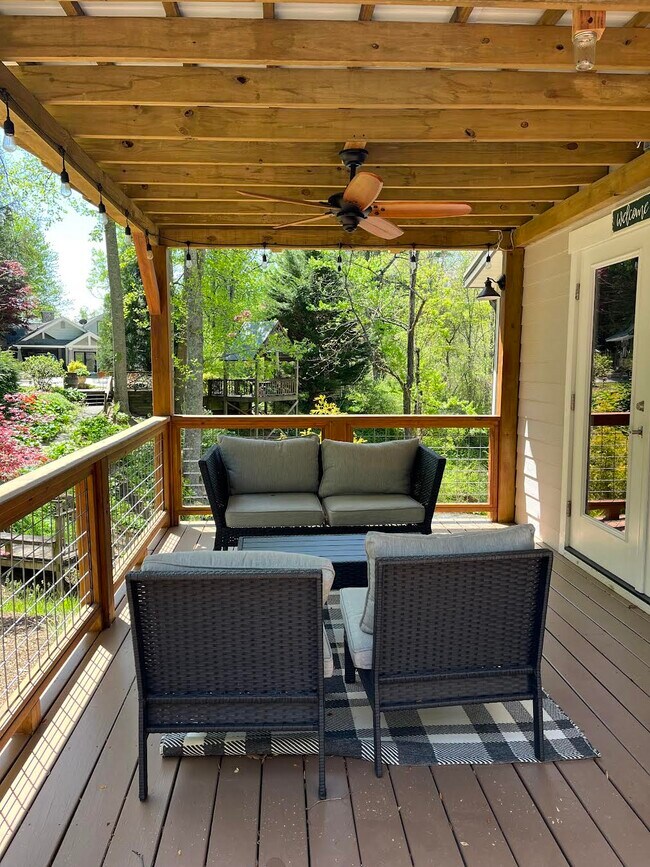 Foto del edificio - 251 Landwood Ln