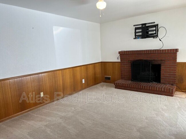 Foto del edificio - 2366 S Lansing St