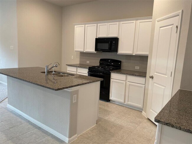 Building Photo - 6128 Halton Dr