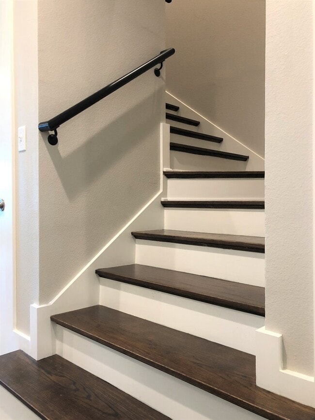 Staircase - 10576 Brothers Ln