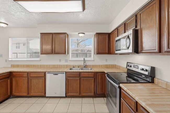 Building Photo - 1418 Crawley Ct