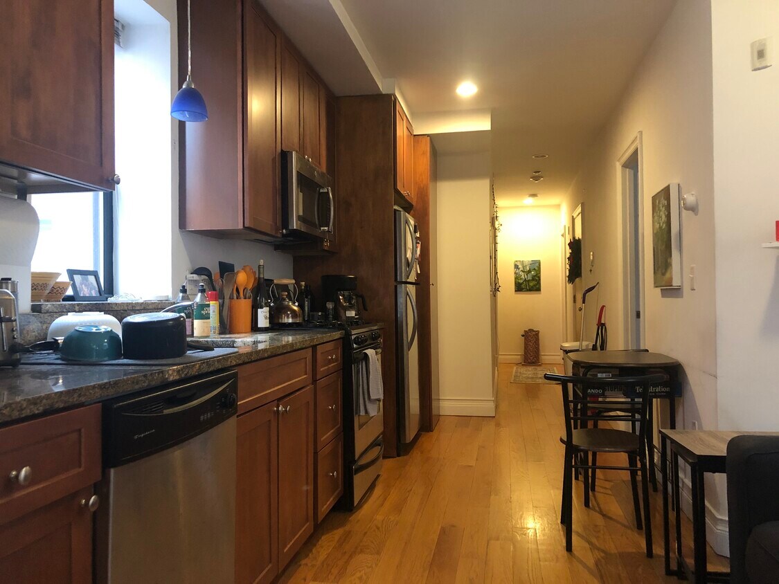Primary Photo - 68 Louis Prang St