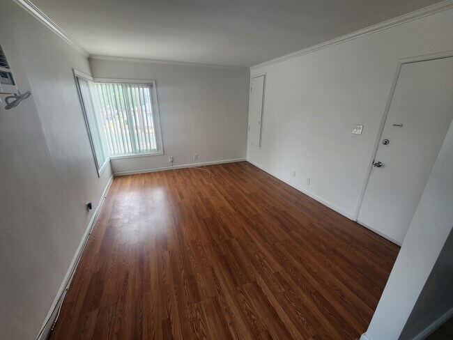 Sala de estar - 1818 W Victory Blvd