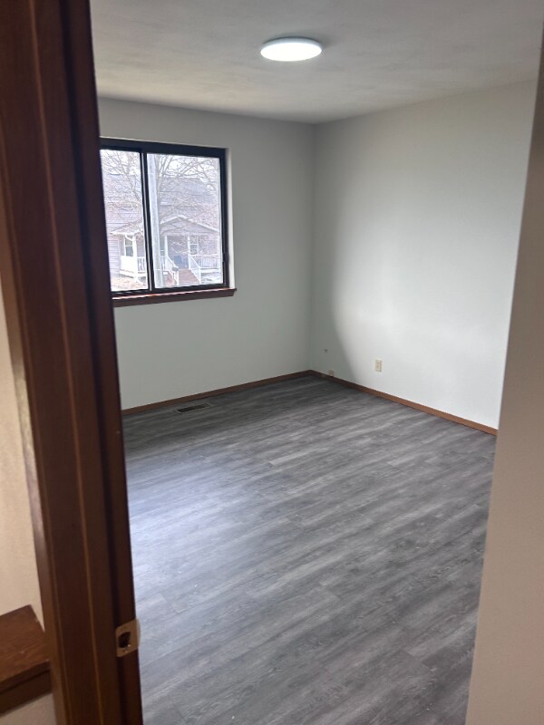 111 N High St Unit B, Washington, IL 61571 Room for Rent in Washington, IL