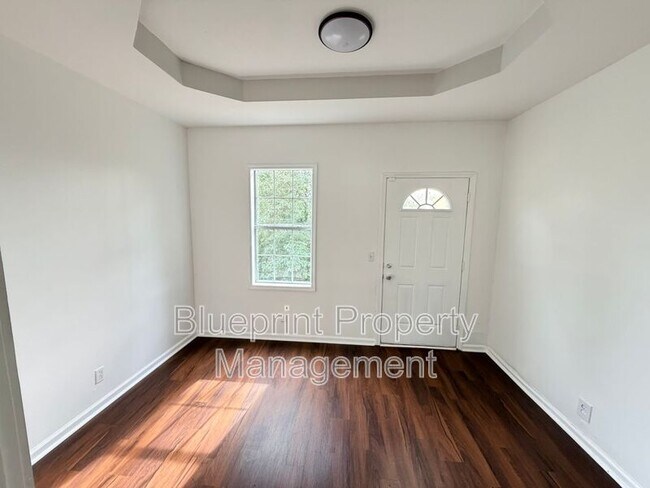 Building Photo - 1701 4th Terrace W