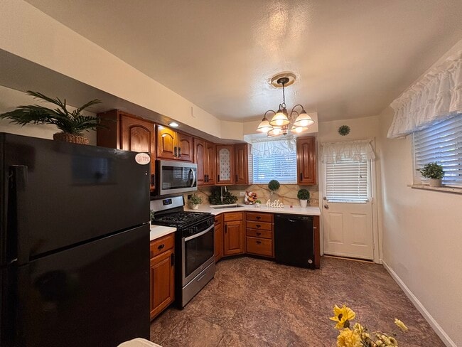 Photo - 1529 S 28th St Townhome