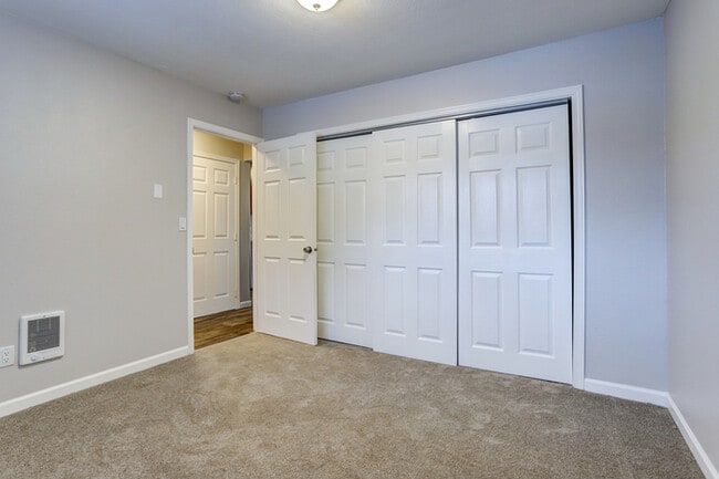 Building Photo - Look no Further, Tyee offers a SUPER 1bed/...