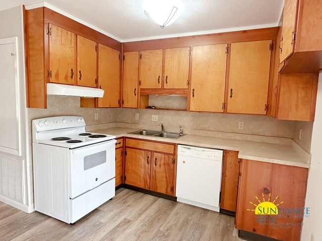 Building Photo - Convenient & Comfortable 2BR/1BA Home in P...