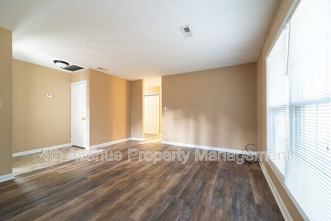 Foto del edificio - 4437 Township Dr