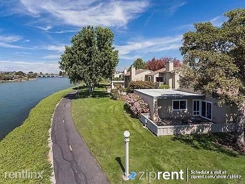 Building Photo - 4 br, 2 bath Townhome - 232 Beach Park Bou...