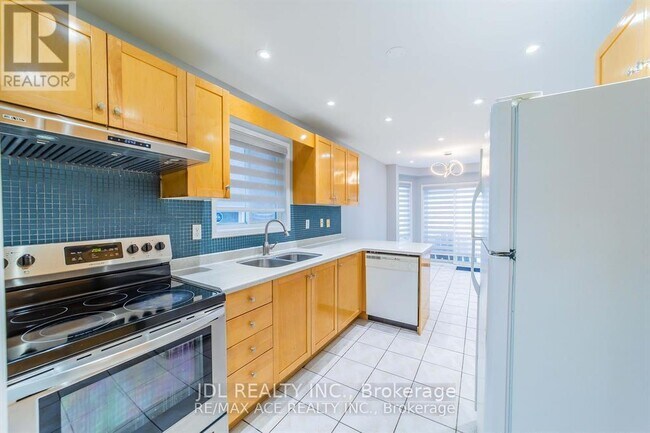 Building Photo - 65 Blackthorn Dr