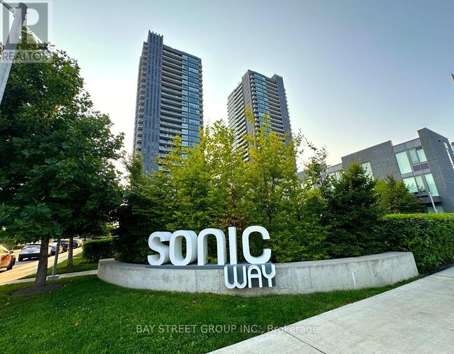 Photo du bâtiment - 6-2906 Sonic Way