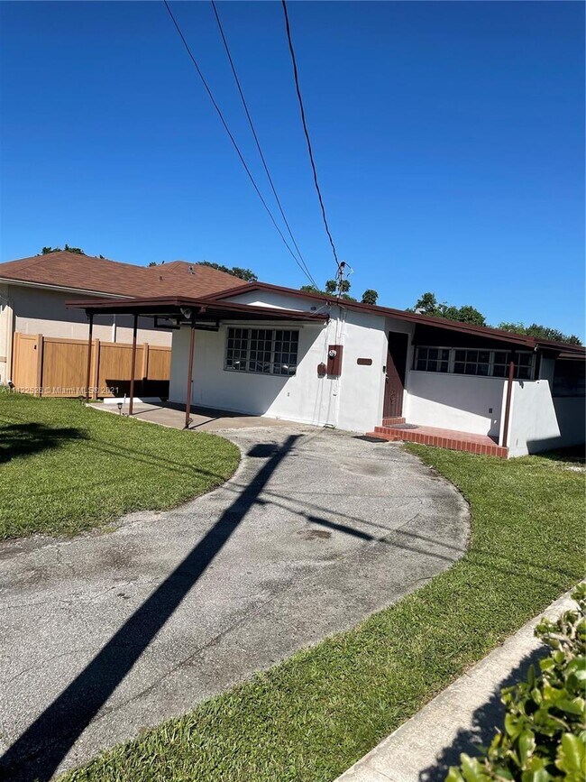 Foto del edificio - 4411 SW 25th St