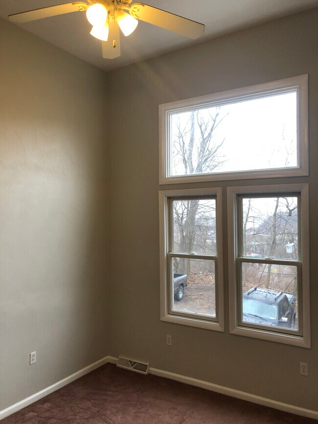 447 Kaercher St Unit 3, Pittsburgh, PA 15207 Apartments in Pittsburgh