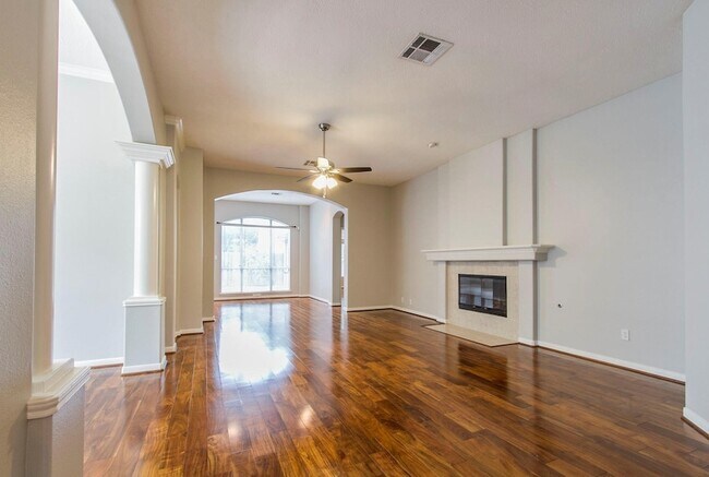 Foto del edificio - 1230 Sienna Hill Dr