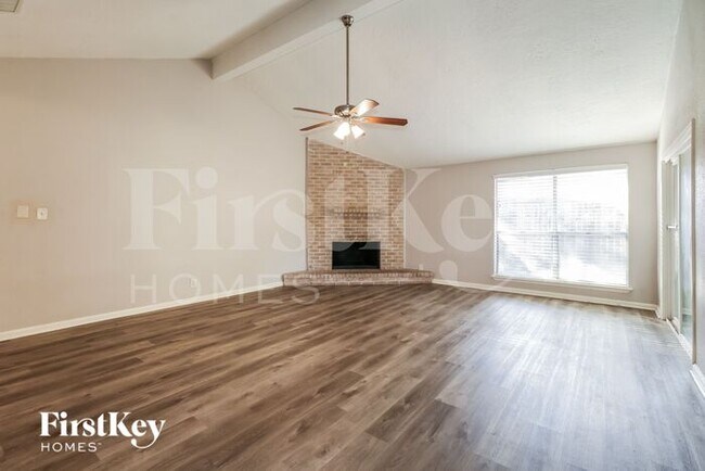 Foto del edificio - 5314 Dove Forest Lane