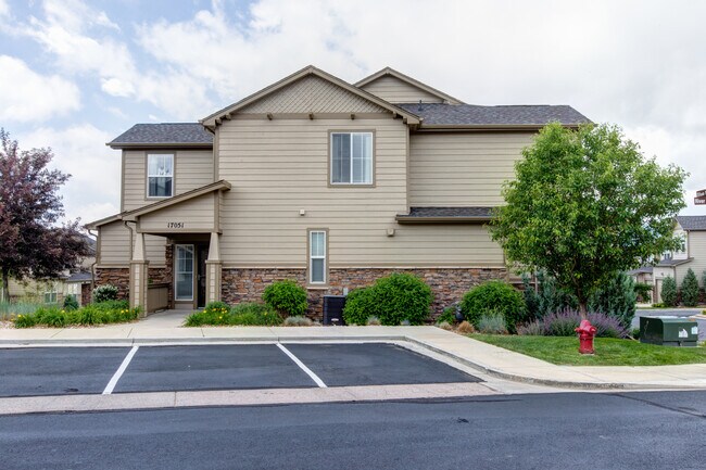 Building Photo - Nice 3 bedroom Monument Townhome