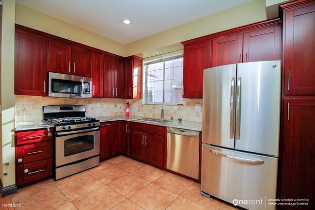 Building Photo - 1482 Los Buellis Way