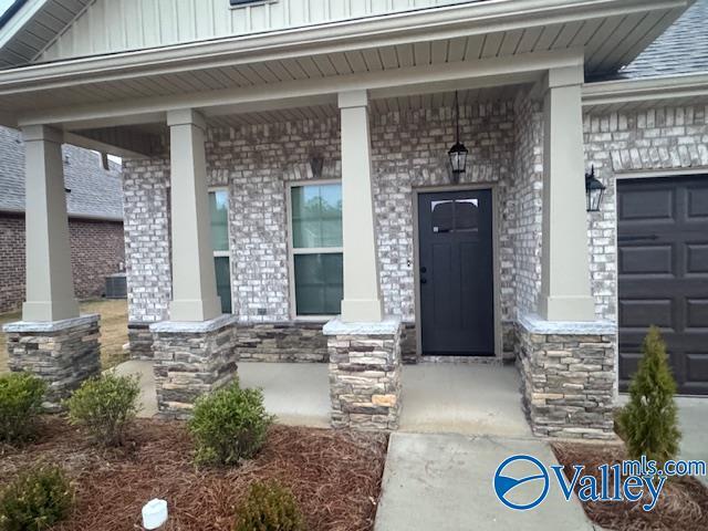 Building Photo - 206 James River Dr