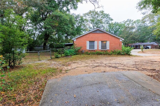 Building Photo - 5601 Overlook Rd