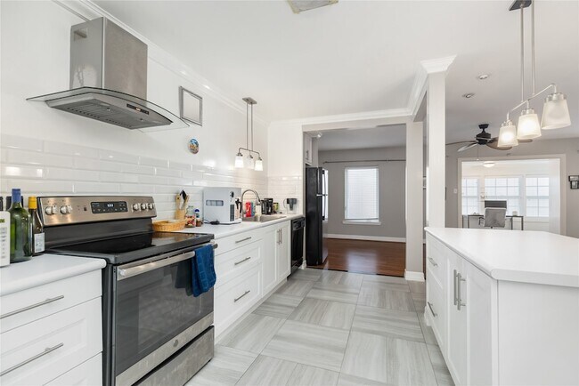 Foto del edificio - 2824 Briarhurst Dr