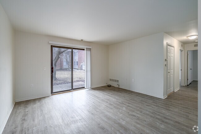 Platinum - 2 habitaciones, 1 baño - 900 pies cuadrados - Sala de estar - Bradford Square