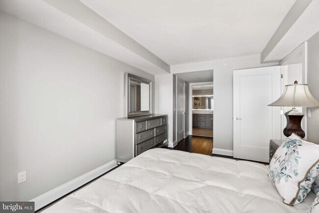 Building Photo - 925 N Fairfax St