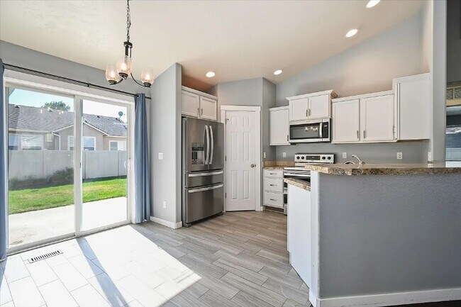 Foto del edificio - 2114 N Rosedust Dr