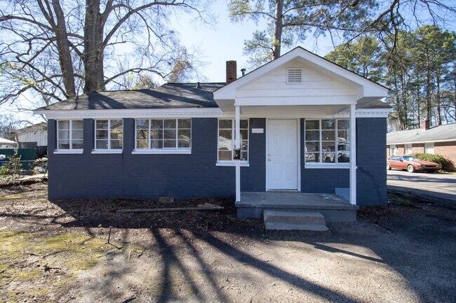 Building Photo - 2 Bedroom, 1 Bath - W. Columbia Cottage - ...