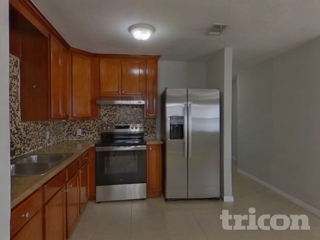 Foto del edificio - 5551 82nd Ave N